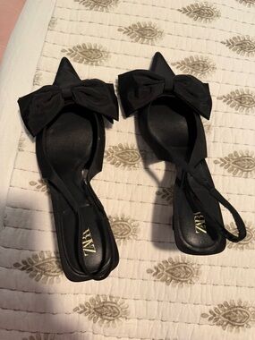 ZARA Black Bow Pointed Slingback kitten heels